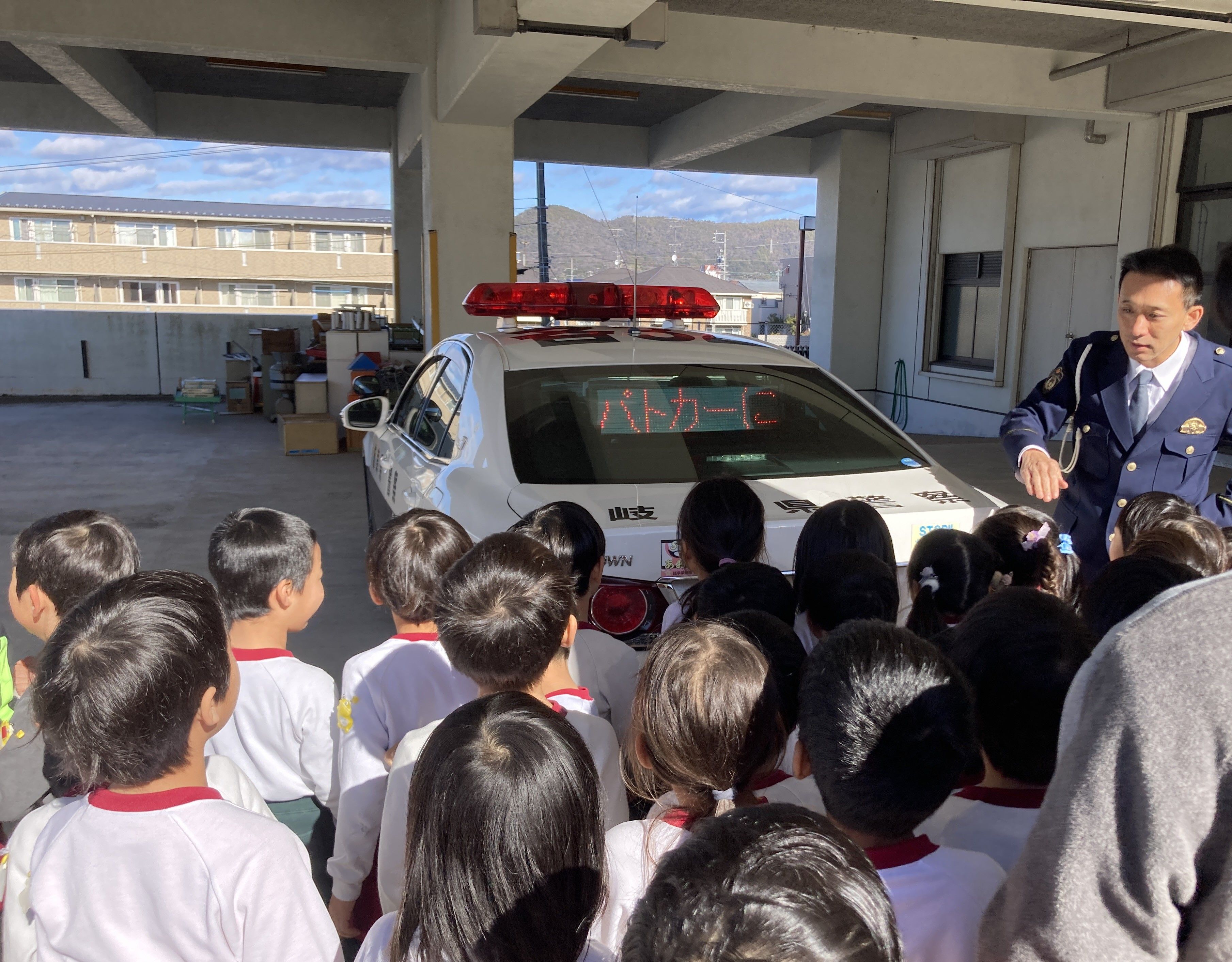 後ろにも電光掲示板がありました！！