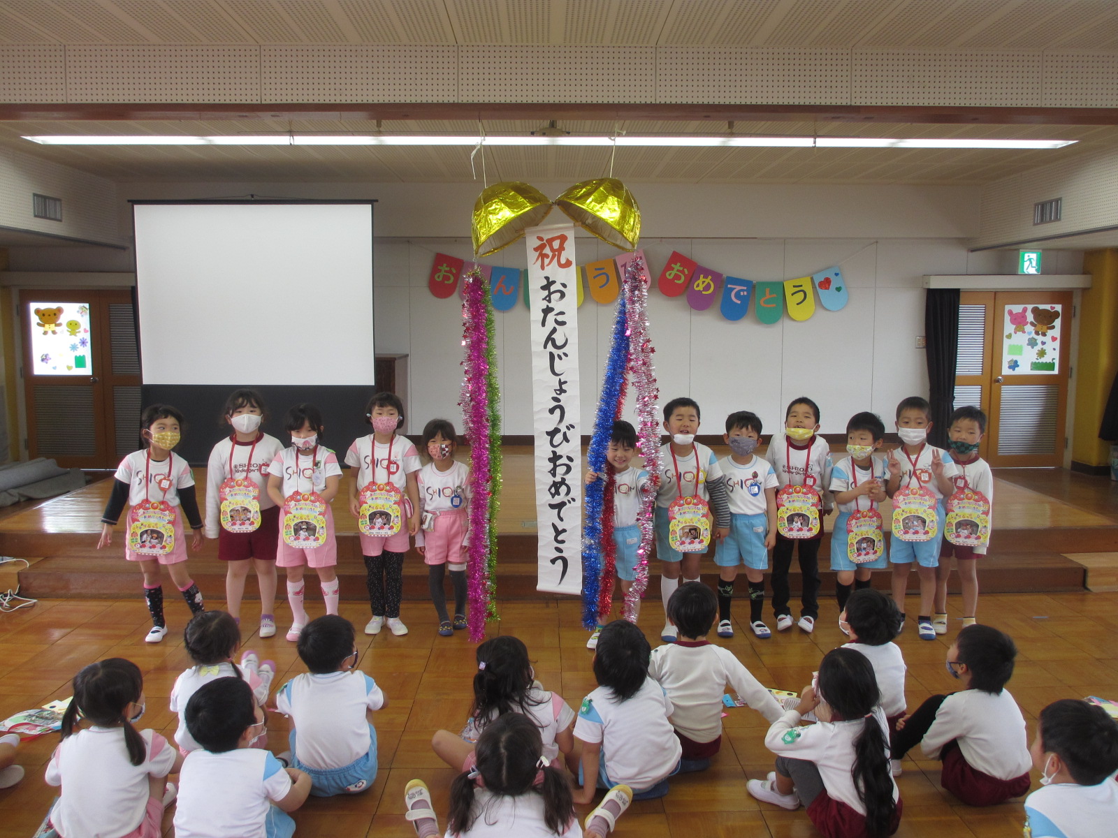 おめでとう！これからも健康に気をつけ頑張ってください。保護者の皆さま本当におめでとうございました。