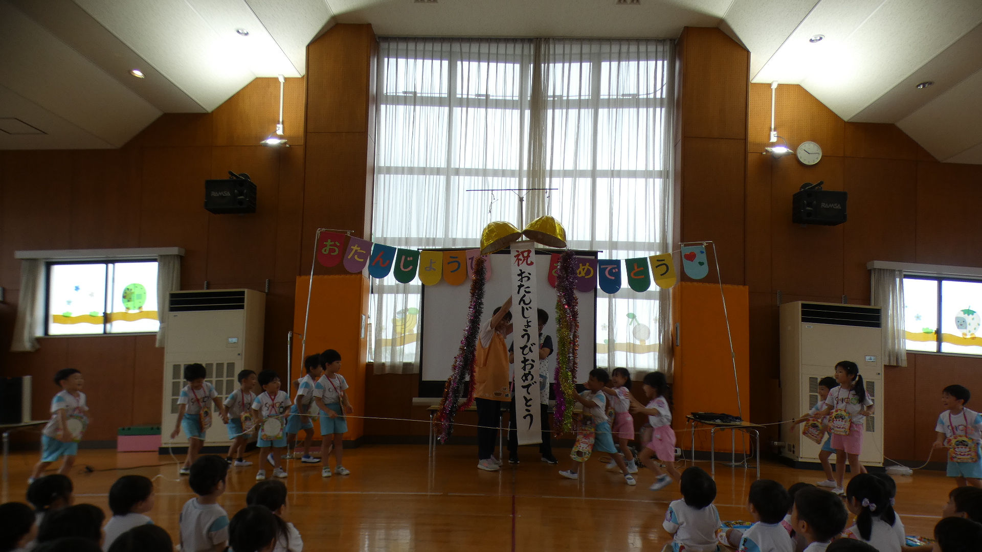 見事に割ってくれました！！
オメデトウ！！