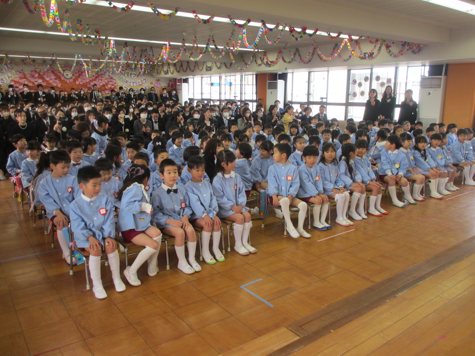 欠席した２人は後日園に来ていただきお祝いしました。