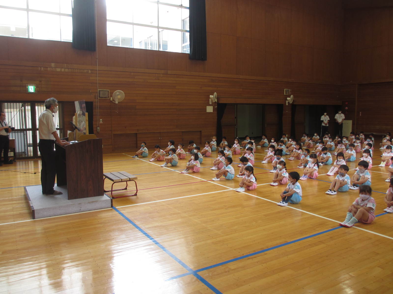 所長さんのお話をしっかり聞いて楽しい活動をしますと誓いました。