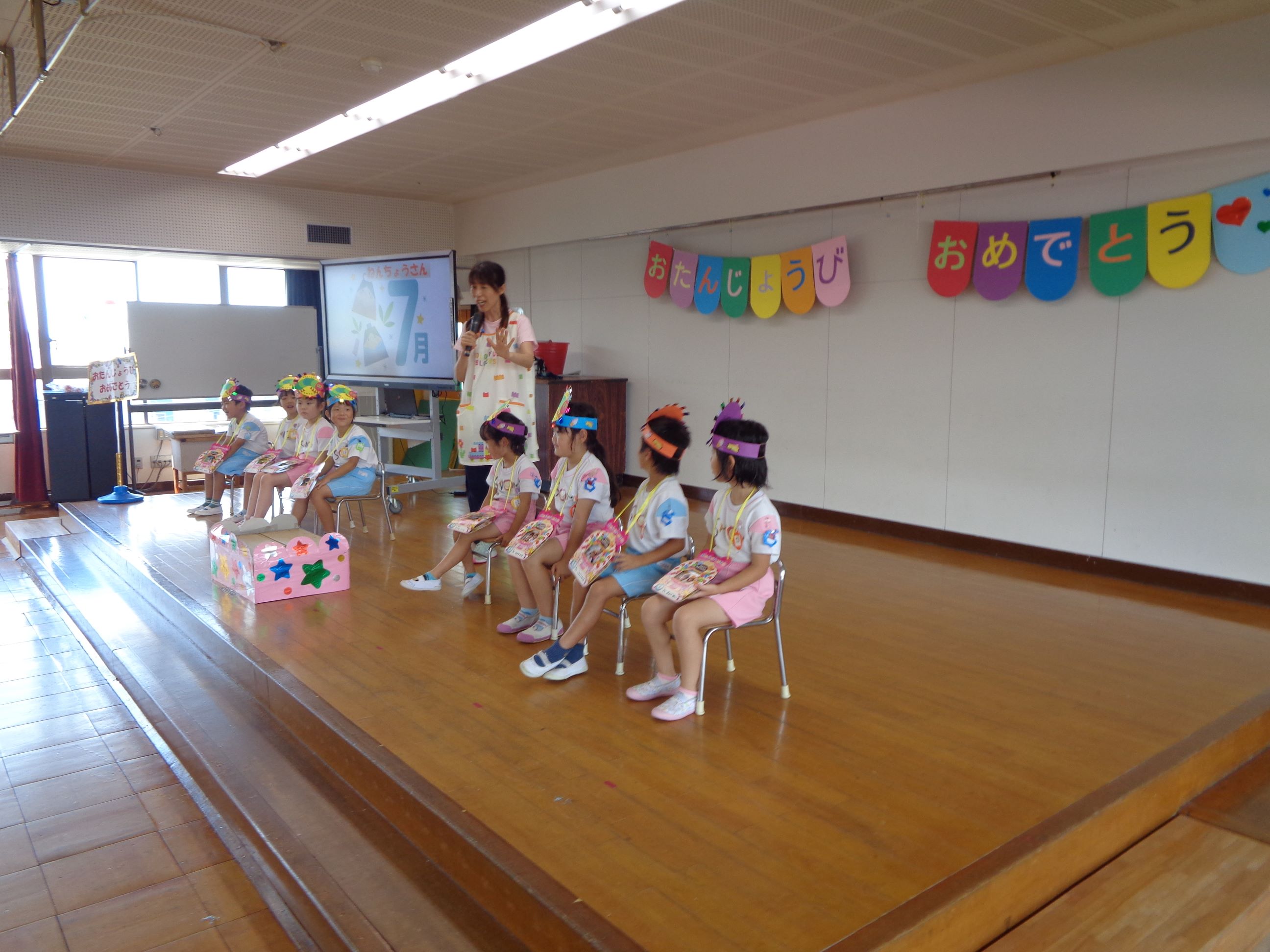 まず始めはカウント。英語で男子は？女子は？ワン・ツー・スリー