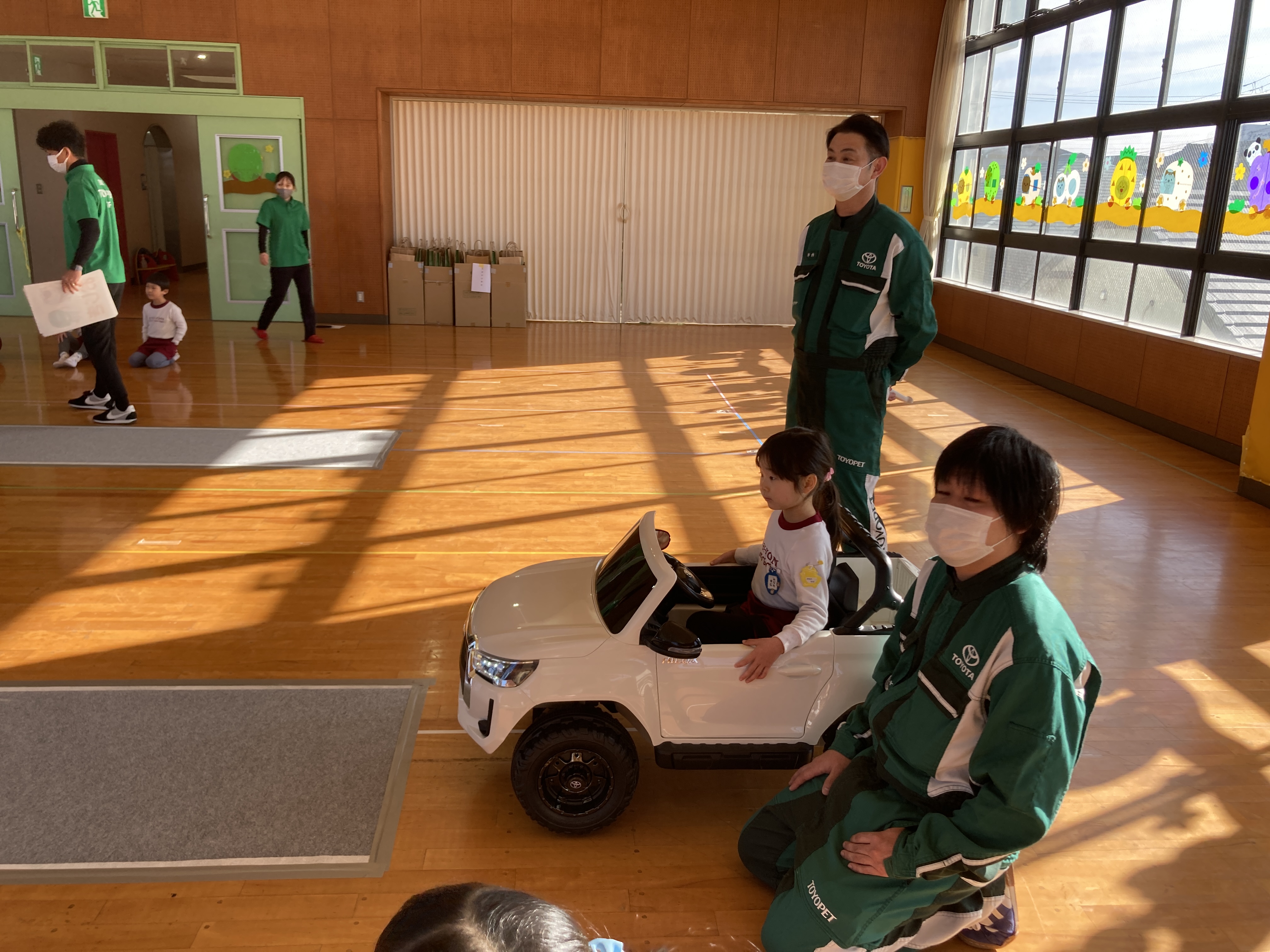 運転手役と歩行者役に分かれて全員が実地訓練をしました。