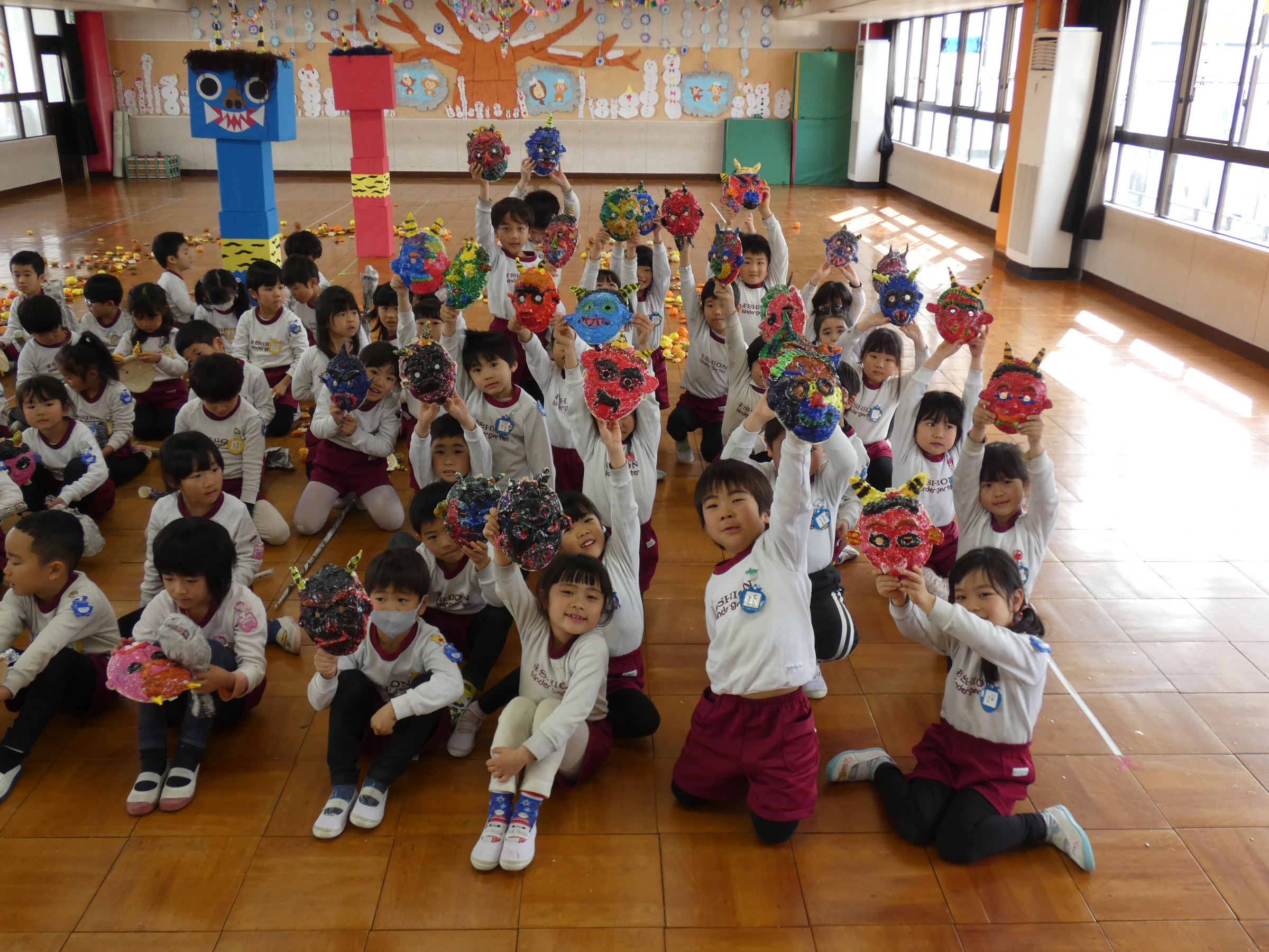 鮮やかな鬼たち！
今日持ち帰りますので家の守り神にしてください！