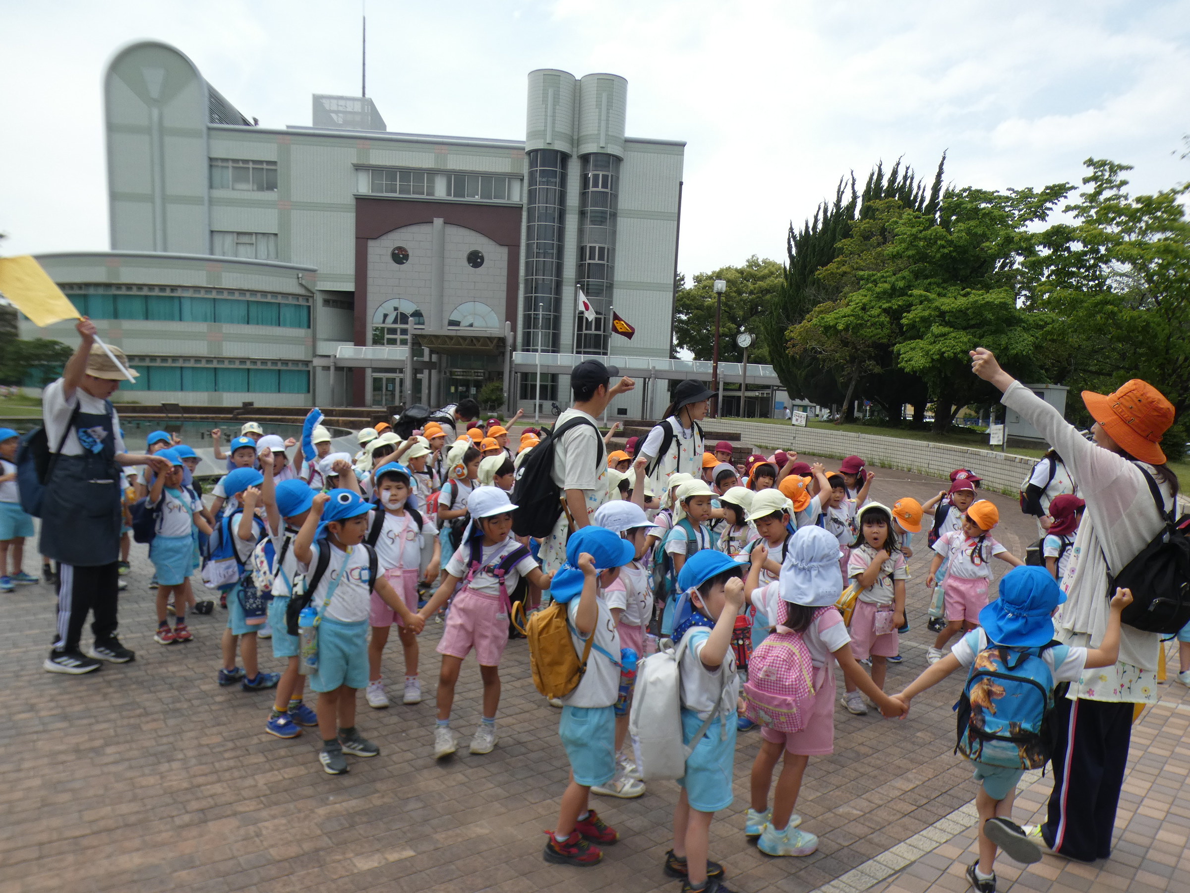 さあ！公園を出発！頑張って帰りましょう！！
