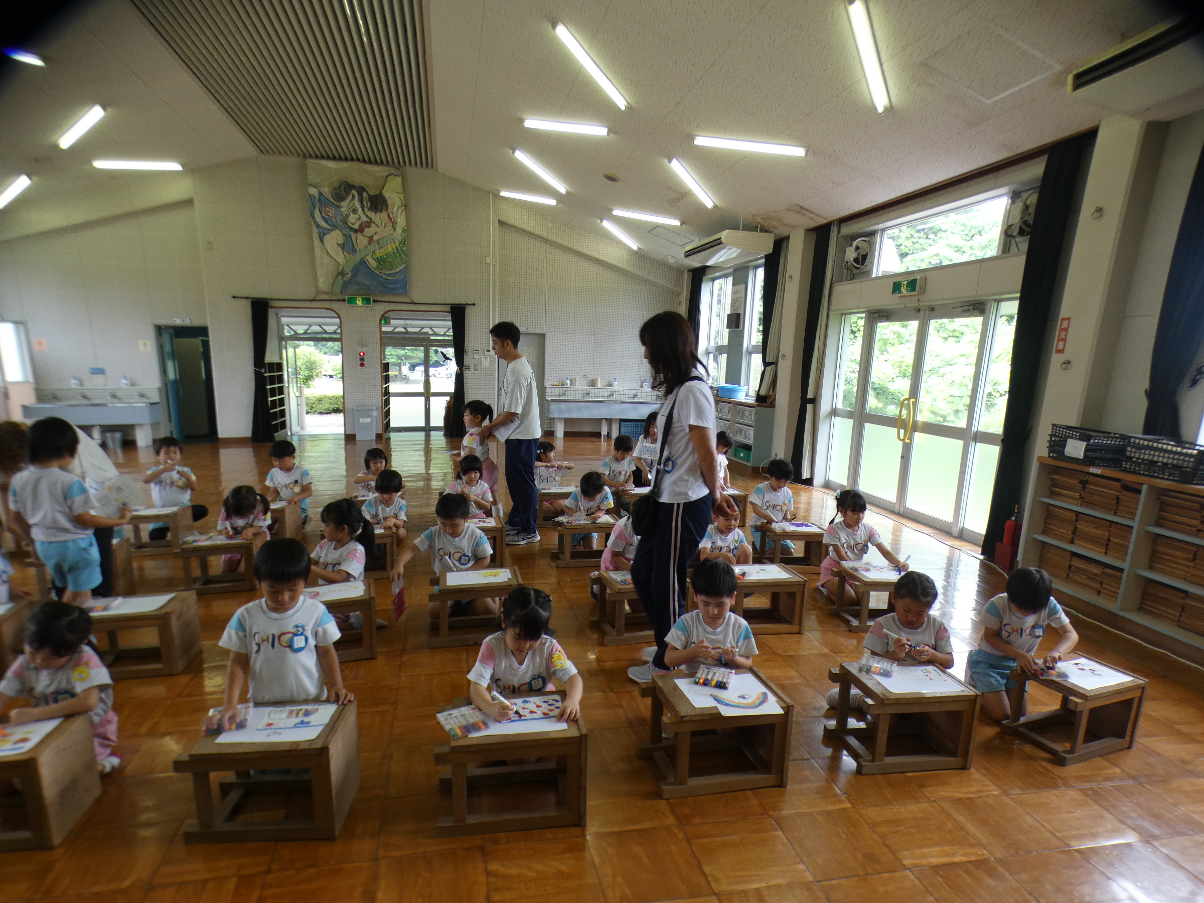 プラ板教室が始まりました。