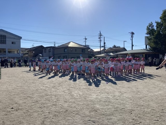 開会です。快晴、１週間延期しましたが絶好の運動会日和！楽しい運動会の始まりです！！