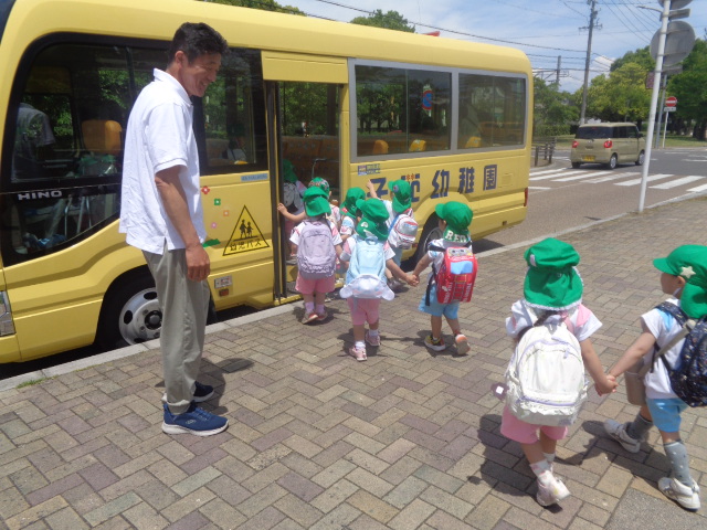バス通園でない子は初めてのバスをとっても喜びました！！
