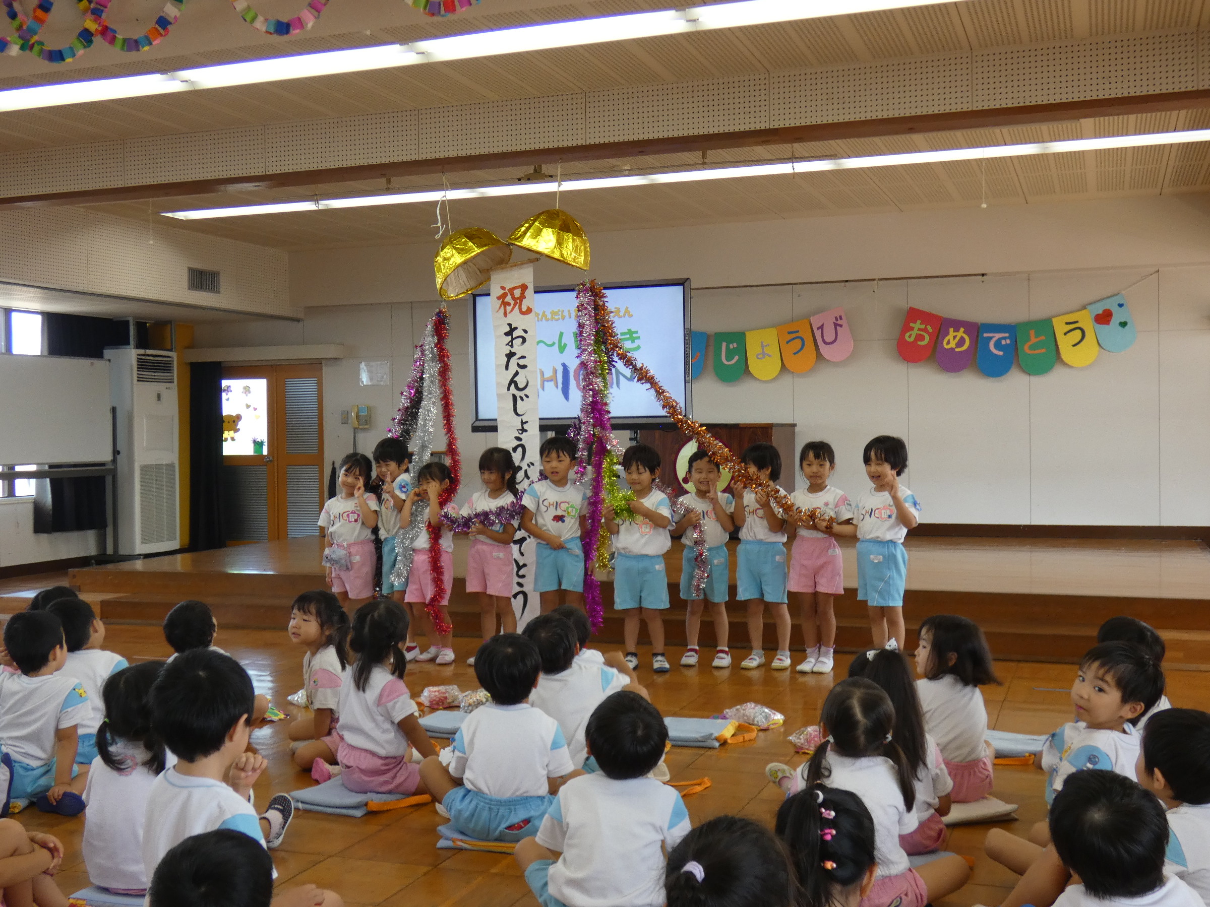 8月お休みした1名も一緒にお祝いしました。