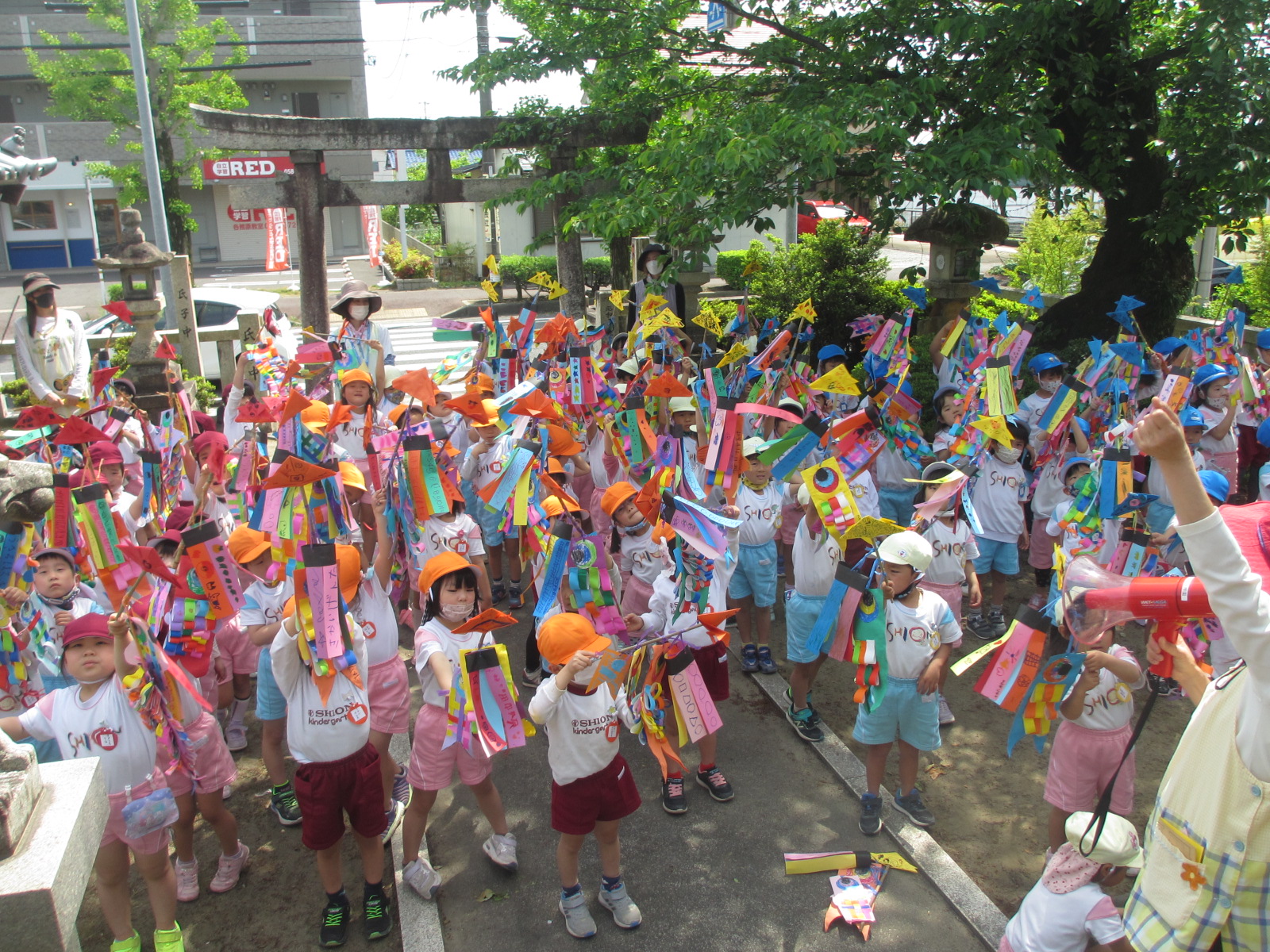 年長さんも神様に見せました。