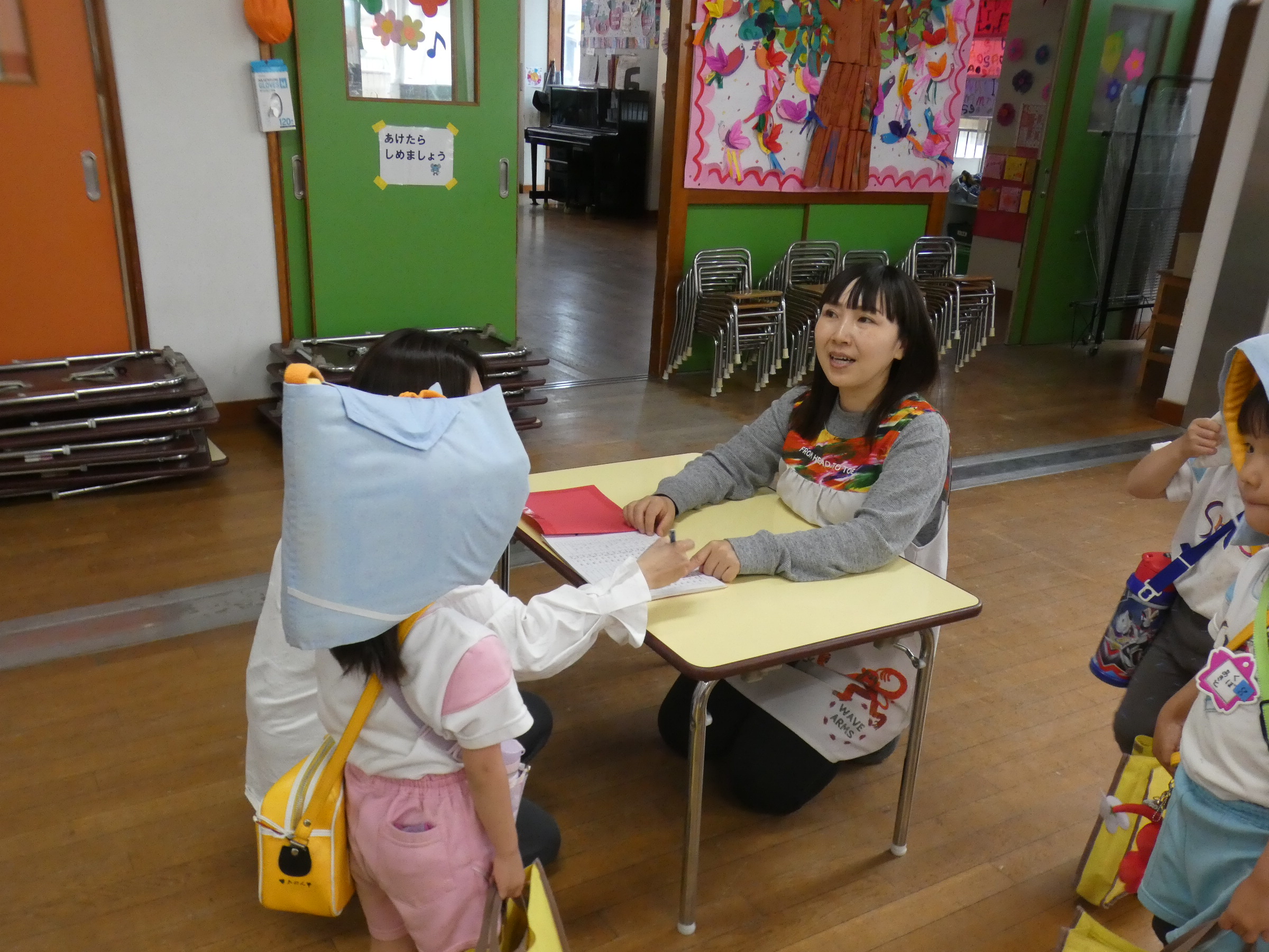 引き渡しの様子です。