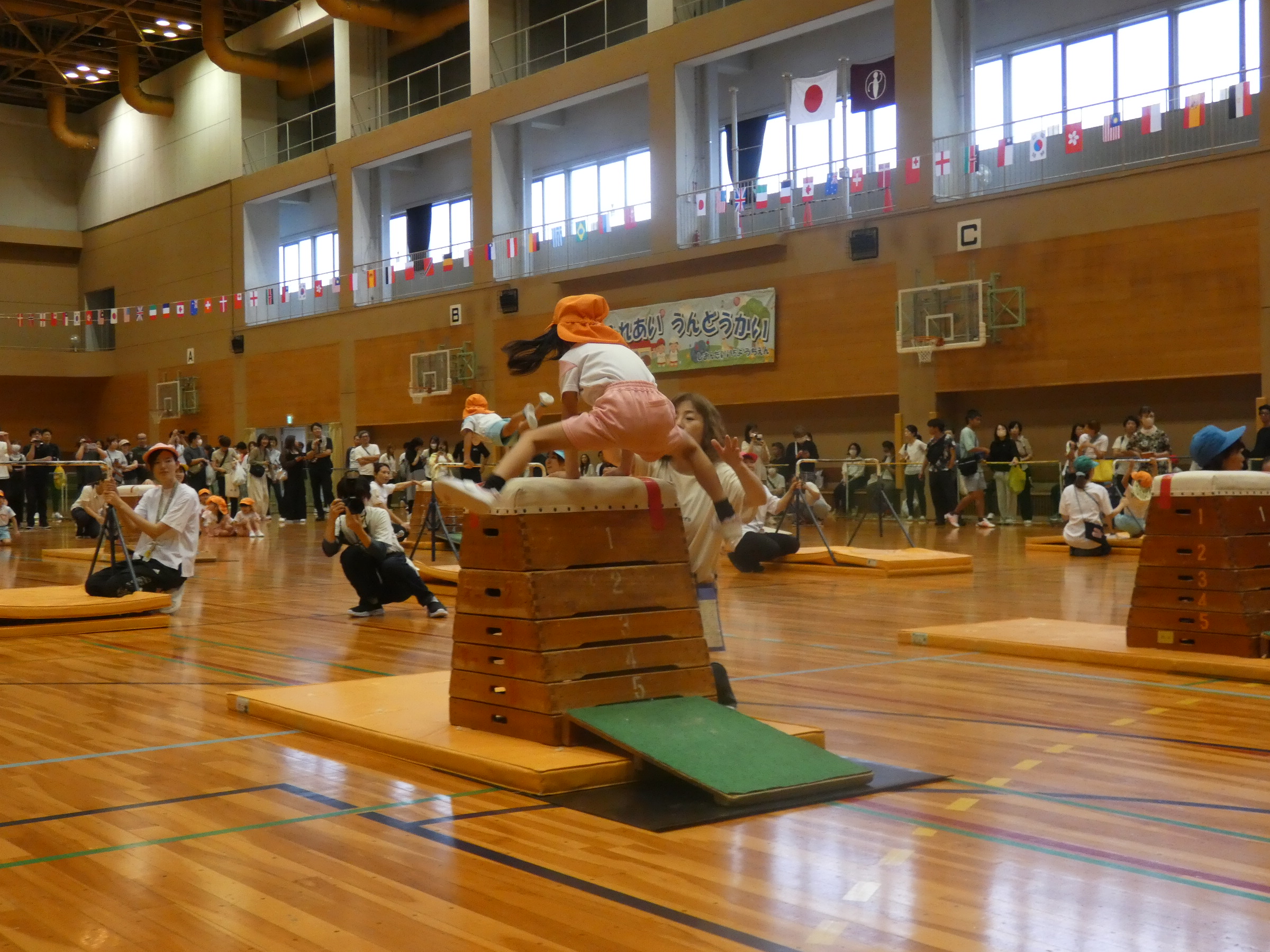 開脚6段跳び！