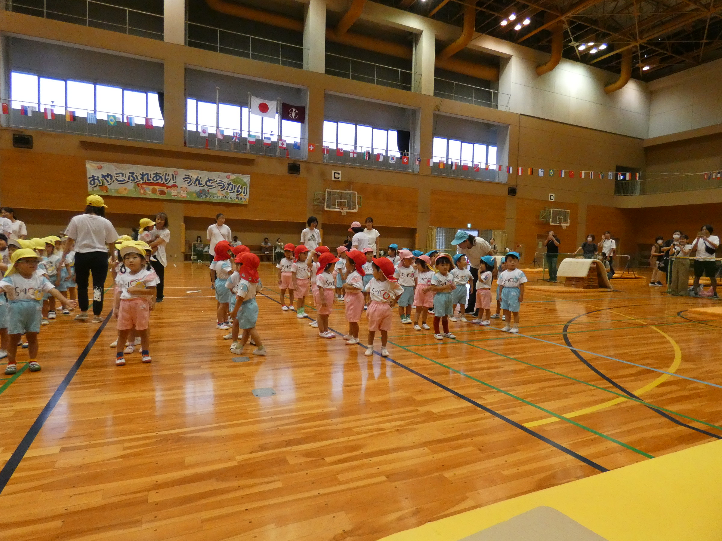 次は年少さんとつくしさんの運動会です。